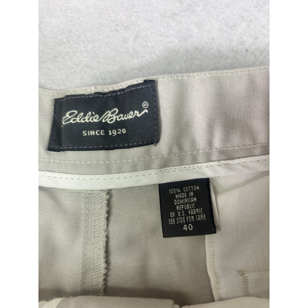 Eddie Bauer Shorts Mens 38x9 Khaki Flat Front Casual Preppy Chino Walk Outdoors - Picture 2 of 10